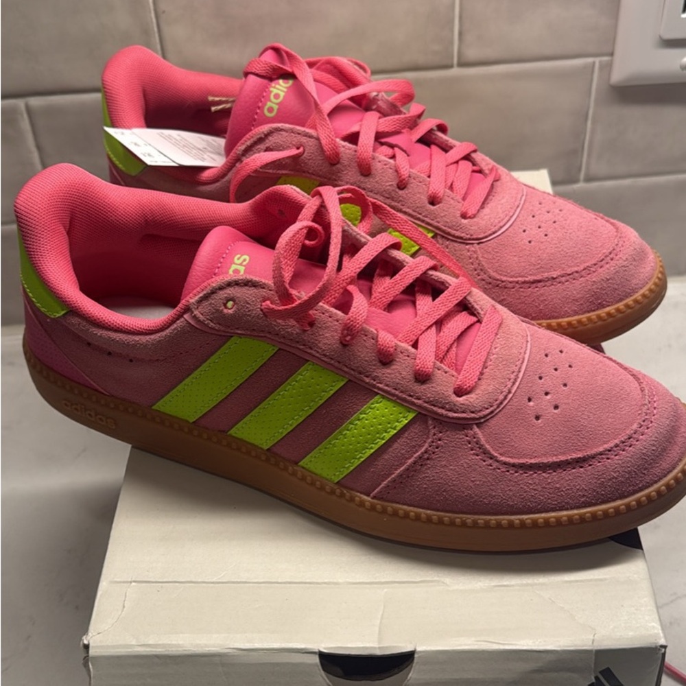 Adidas Breaknet Sleek Women’s- 7.5 NWT